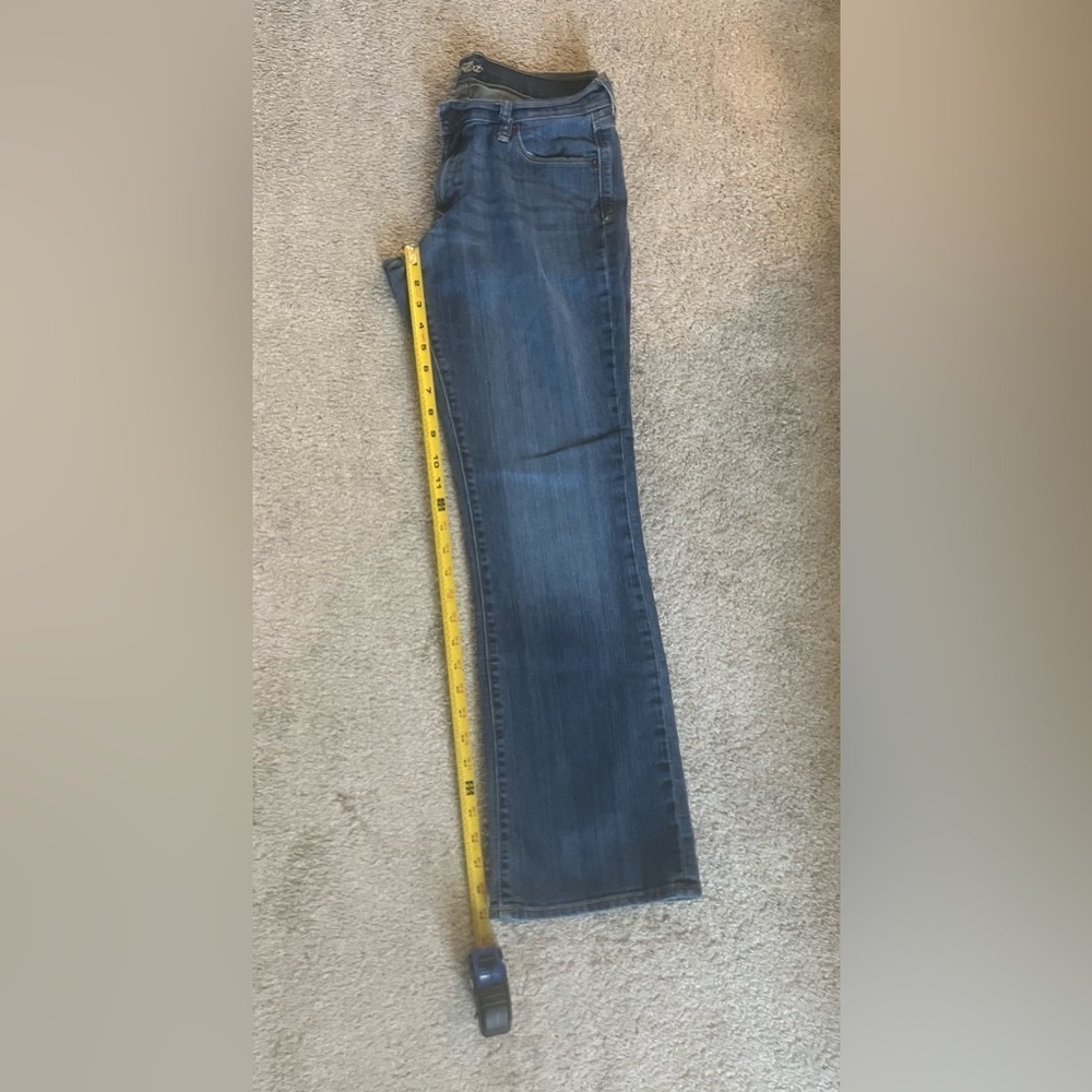 Classic Blue Women's Jeans - Picture 4 of 6